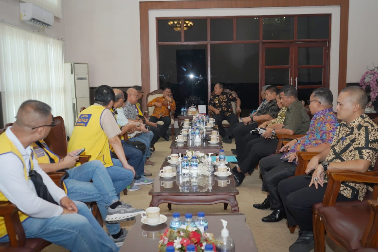 Bahas Operasi Katarak Gratis, Bupati Asahan Terima Audiensi Lions Club Indonesia Medan Chakra