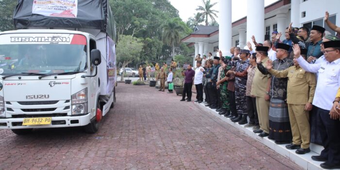 Bupati Asahan Bersama Danlanal dan Forkopimda Lepas Bantuan untuk Korban Bencana di Sumut, Aceh, dan Sumbar